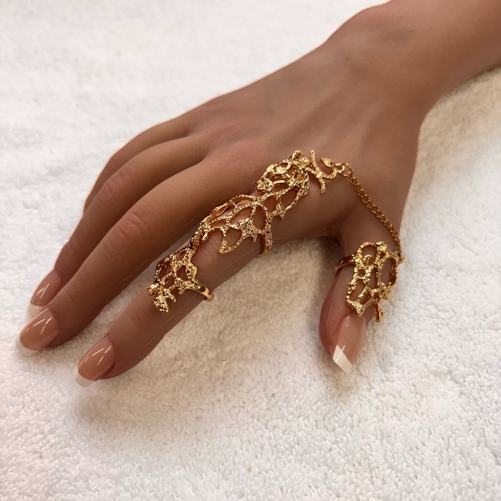 Entwined lace armour ring